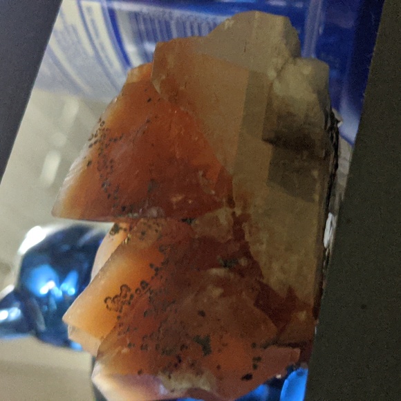 Cha Ching calcite raw gleaming scales specimen 🍑 rare color with dendrites - Picture 2 of 5